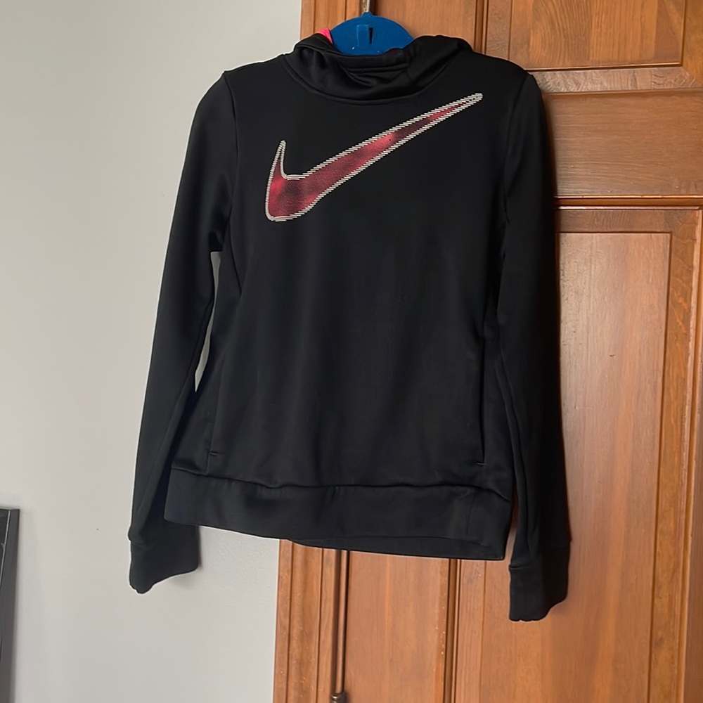 Nike Hoodie Girls Therma  Swoosh Graphic!